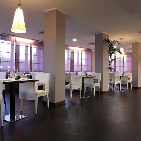 Holiday Inn Genoa City By Ihg Екстериор снимка