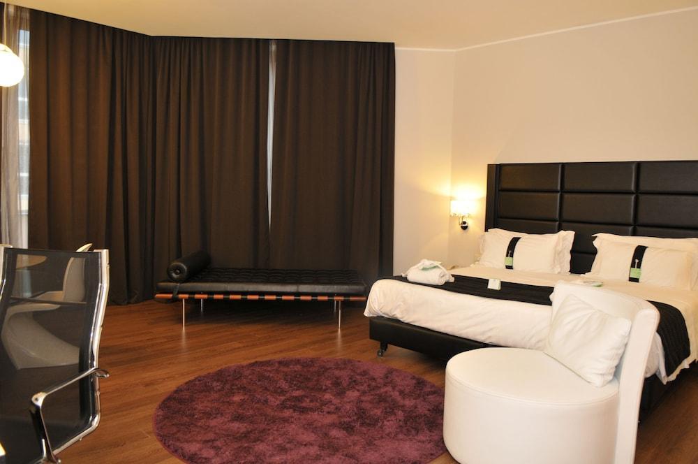 Holiday Inn Genoa City By Ihg Екстериор снимка