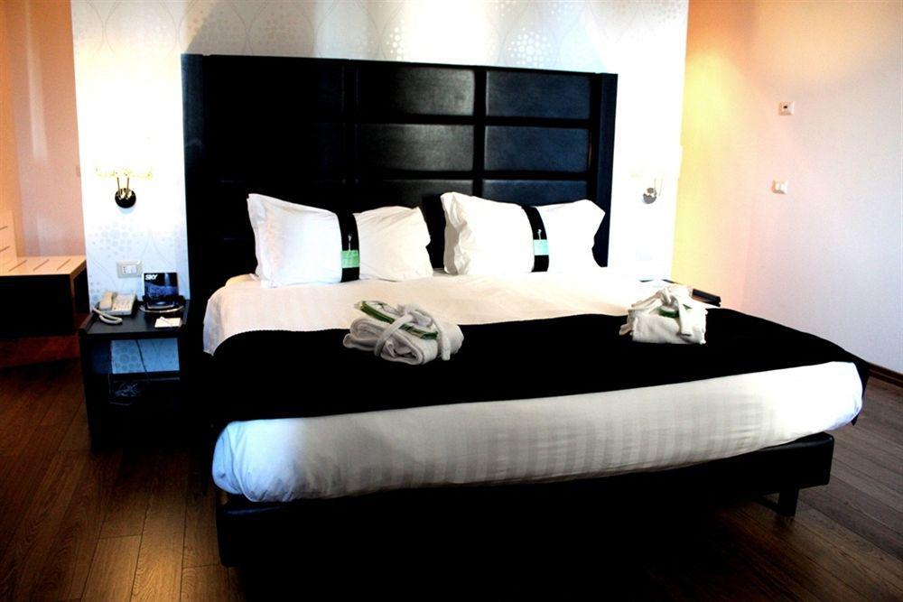 Holiday Inn Genoa City By Ihg Екстериор снимка