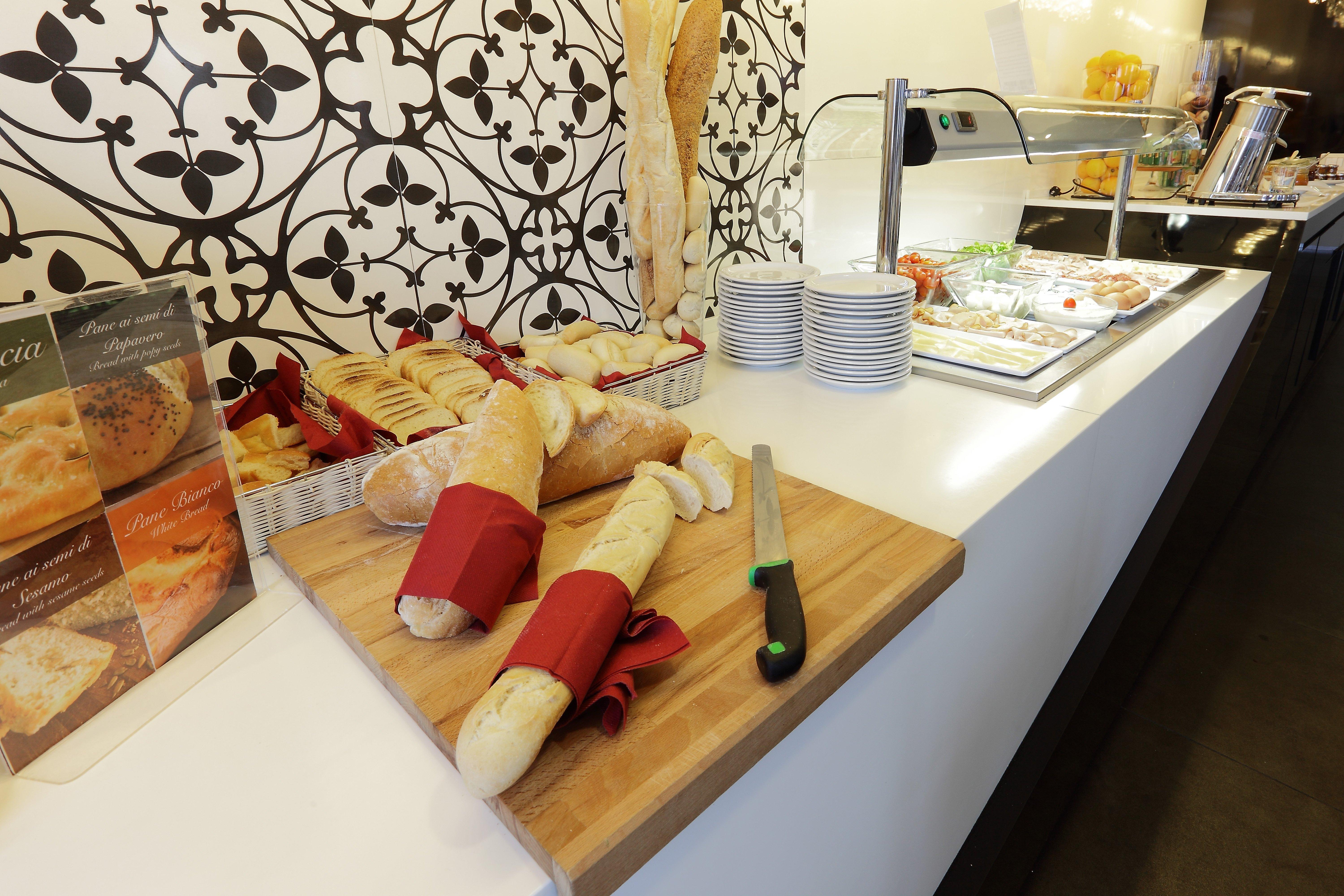Holiday Inn Genoa City By Ihg Екстериор снимка