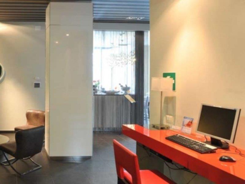 Holiday Inn Genoa City By Ihg Екстериор снимка